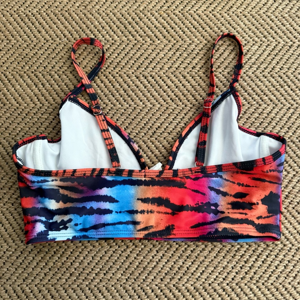 PrettyLittleThing Multicolor Bikini Top - Picture 4 of 4